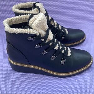 Dr. Scholl's Black and Tan Winter Boots